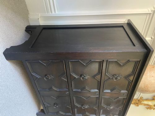 A 3 DRAWER OAK GEOMETRIC ANTIQUE CHEST OF DRAWERS ENGLISH C1920 91CM - ADDITIONAL PHOTO 8