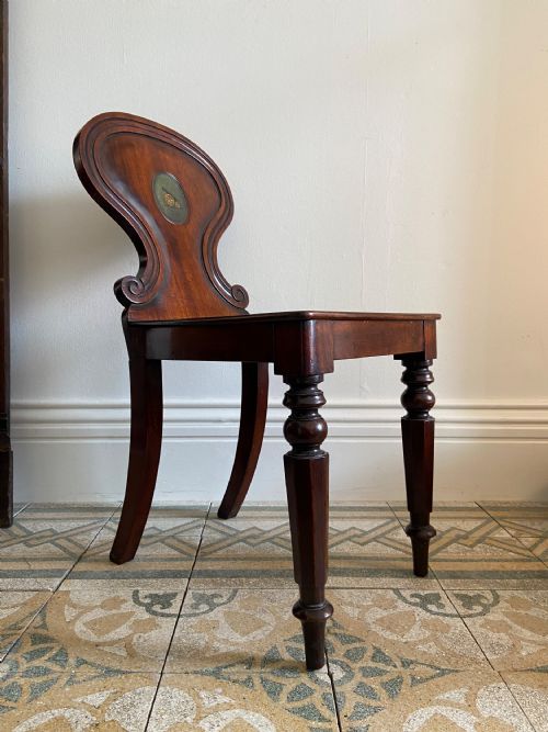 early19th century mahogany heraldic crest hall chair c1835 armorial oval crest - CATEGORY: ANTIQUE CHAIRS - DATED 19TH CENTURY