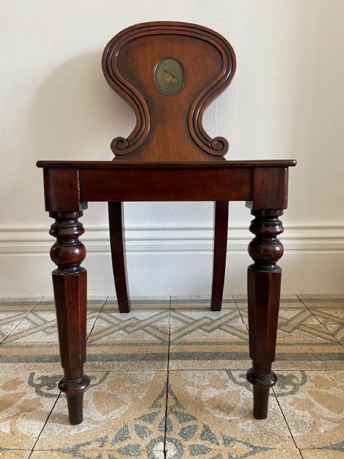 EARLY19TH CENTURY MAHOGANY HERALDIC CREST HALL CHAIR C1835 ARMORIAL OVAL CREST - ADDITIONAL PHOTO 9