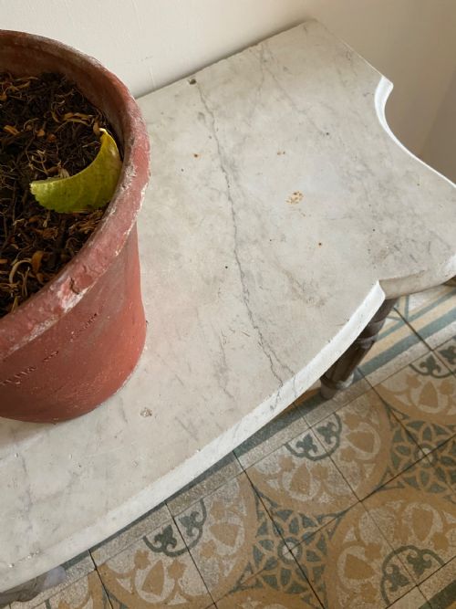 A 19TH CENTURY ORANGERY POTTING SHED TABLE 106CM WIDE CARRARA MARBLE TOP - ADDITIONAL PHOTO 6