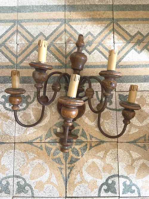 A PAIR OF EARLY 20TH CENTURY CIRCA 19001920 LARGE 5 BRANCH CONTINENTAL TURNED WALNUT WALL SCONCES 50CM - ADDITIONAL PHOTO 8