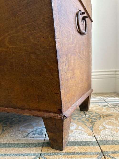 LARGE EARLY 19TH CENTURY SWEDISH SCUMBLE PAINTED PINE DOME TRUNK 115CM - ADDITIONAL PHOTO 5