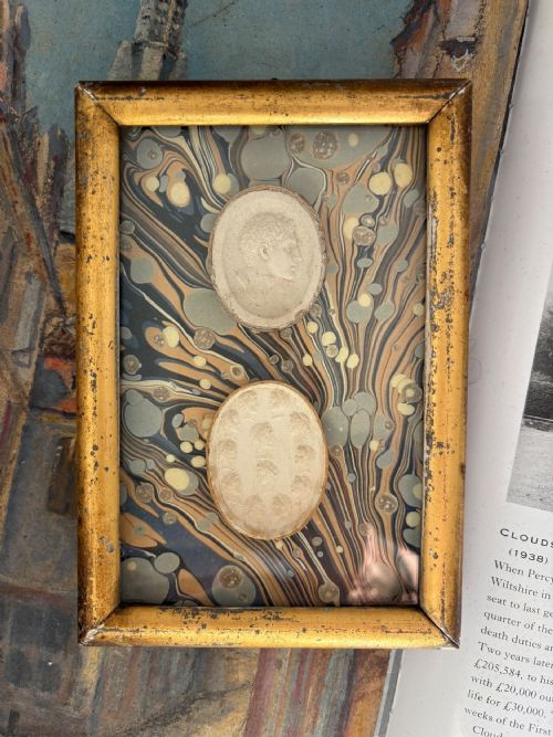 A GILT FRAMED 19THC PAIR OF GRAND TOUR EMPEROR PLASTER INTAGLIO CAMEOS 16CM - ADDITIONAL PHOTO 1