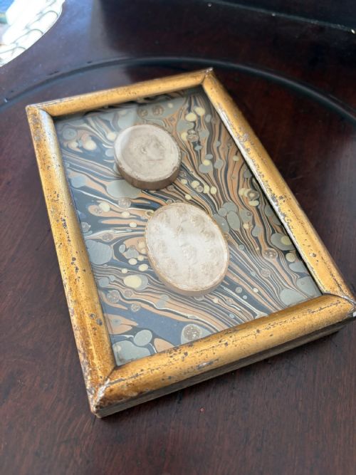 A GILT FRAMED 19THC PAIR OF GRAND TOUR EMPEROR PLASTER INTAGLIO CAMEOS 16CM - ADDITIONAL PHOTO 3