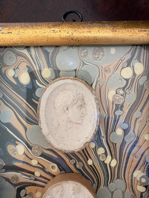 A GILT FRAMED 19THC PAIR OF GRAND TOUR EMPEROR PLASTER INTAGLIO CAMEOS 16CM - ADDITIONAL PHOTO 4