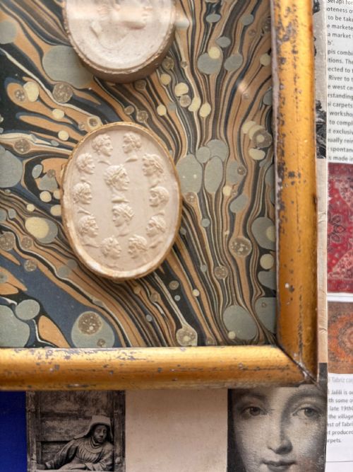 A GILT FRAMED 19THC PAIR OF GRAND TOUR EMPEROR PLASTER INTAGLIO CAMEOS 16CM - ADDITIONAL PHOTO 8