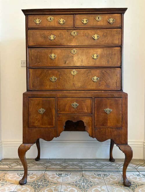 EARLY 18TH CENTURY ENGLISH WALNUT CHEST ON STAND CIRCA 1730 161CM TALL - ADDITIONAL PHOTO 8