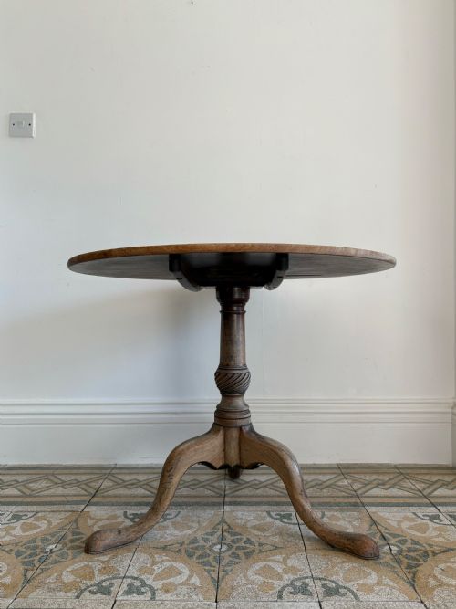 A GEORGE 111 TRIPOD MAHOGANY TILT TOP TABLE EXCELLENT SUN BLEACHED COLOUR - ADDITIONAL PHOTO 4