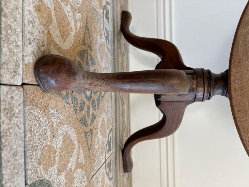 A GEORGE 111 TRIPOD MAHOGANY TILT TOP TABLE EXCELLENT SUN BLEACHED COLOUR - ADDITIONAL PHOTO 2