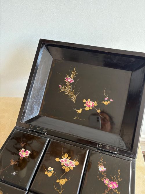 A JAPANESE LACQUER TRINKET JEWELLERY BOX C1900 38CM MOTHER OF PEARL - ADDITIONAL PHOTO 5