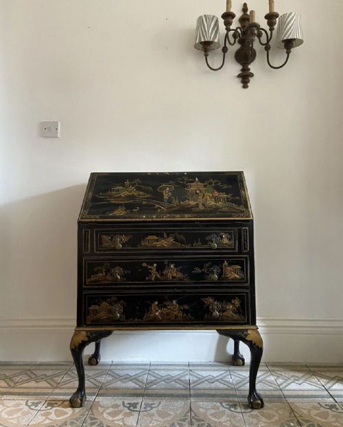 AN EARLY 20THC CHINOISERIE LACQUERED BUREAU C1920S 74CM WIDE - ADDITIONAL PHOTO 1