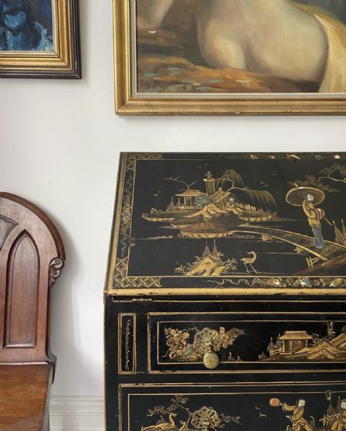 AN EARLY 20THC CHINOISERIE LACQUERED BUREAU C1920S 74CM WIDE - ADDITIONAL PHOTO 5