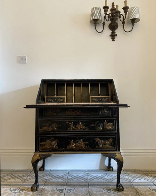 AN EARLY 20THC CHINOISERIE LACQUERED BUREAU C1920S 74CM WIDE - ADDITIONAL PHOTO 6