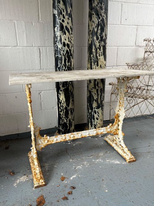 A WHITE PAINTED VICTORIAN CAST IRON GARDEN TABLE BASE WITH 110CM MARBLE TOP - ADDITIONAL PHOTO 5