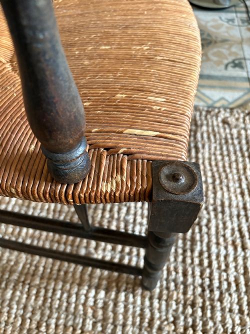 ANTIQUE LADDER BACK WITH ELM RUSH SEAT REGIONAL ARMCHAIR C1820 - ADDITIONAL PHOTO 9