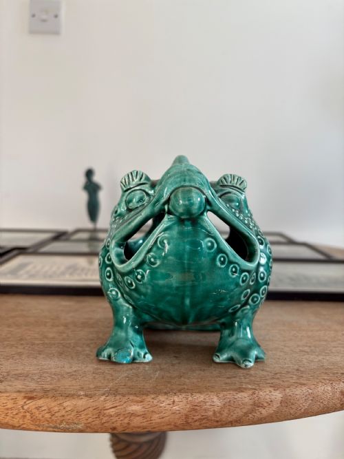 A 19THC BERMANTOFTS FAIENCE SPOON WARMER GROTESQUE BULLFROG 17CM MAKERS MARK - ADDITIONAL PHOTO 3