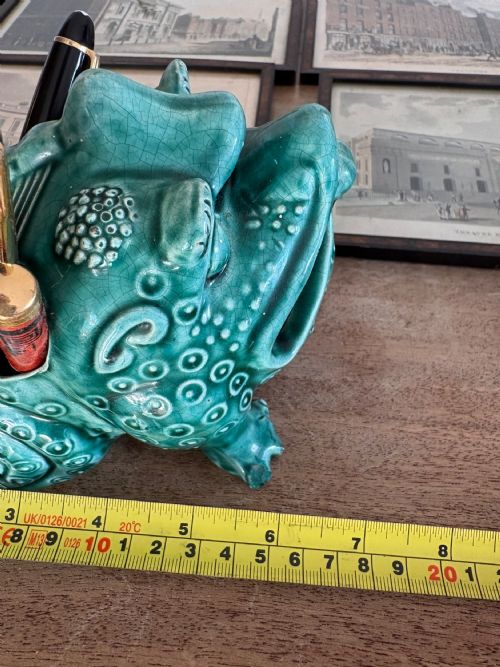 A 19THC BERMANTOFTS FAIENCE SPOON WARMER GROTESQUE BULLFROG 17CM MAKERS MARK - ADDITIONAL PHOTO 10