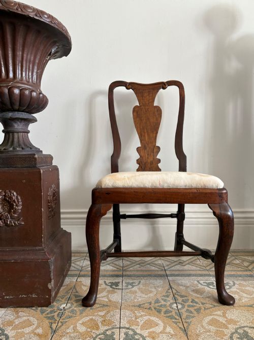 A QUEEN ANNE WALNUT CHAIR ENGLAND C1710 WITH DROPIN SEAT ORIGINAL FORM - ADDITIONAL PHOTO 6
