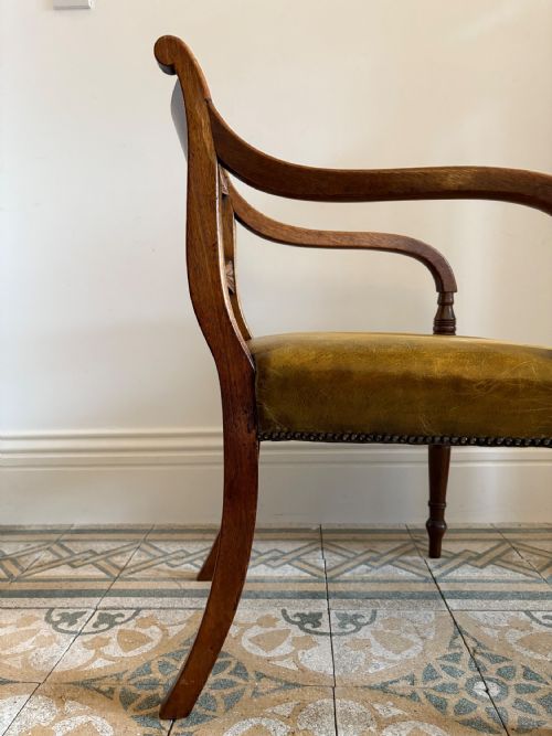 A REGENCY MAHOGANY ARMCHAIR WITH LEATHER SEAT AND SCROLLING ARMS C1820 - ADDITIONAL PHOTO 3