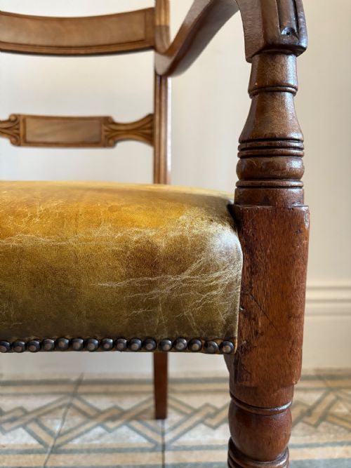 A REGENCY MAHOGANY ARMCHAIR WITH LEATHER SEAT AND SCROLLING ARMS C1820 - ADDITIONAL PHOTO 5