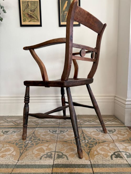 A REGENCY PERIOD ASH AND ELM WINDSOR LOW BACK ARM CHAIR C1830 - ADDITIONAL PHOTO 3