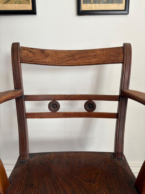 A REGENCY PERIOD ASH AND ELM WINDSOR LOW BACK ARM CHAIR C1830 - ADDITIONAL PHOTO 8