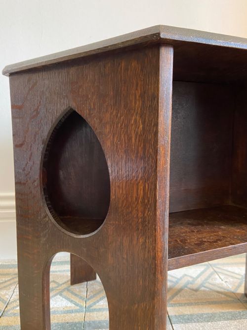 ARTS AND CRAFTS EARLY 20THC OAK OCTAGONAL SIDE TABLE BY LIBERTY LONDON 55CM TALL - ADDITIONAL PHOTO 3