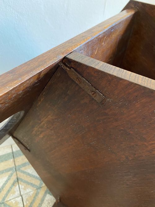 ARTS AND CRAFTS EARLY 20THC OAK OCTAGONAL SIDE TABLE BY LIBERTY LONDON 55CM TALL - ADDITIONAL PHOTO 4