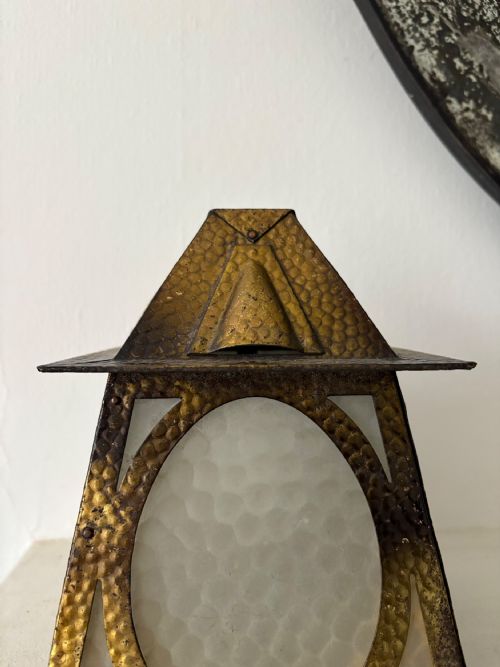 ARTS AND CRAFTS HAMMERED BRASS HALL LANTERN 20CM C1910 WITH ORIGINAL GLASS - ADDITIONAL PHOTO 2