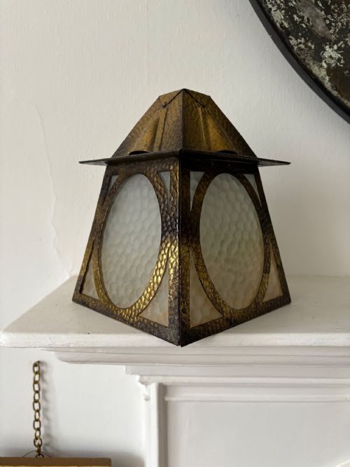 ARTS AND CRAFTS HAMMERED BRASS HALL LANTERN 20CM C1910 WITH ORIGINAL GLASS - ADDITIONAL PHOTO 4