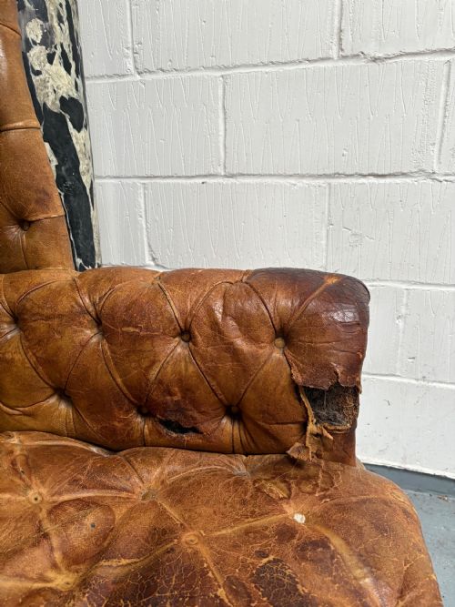 AN EDWARDIAN BUTTON AND STUDDED LEATHER ANTIQUE WING BACK ARM CHAIR C1910 - ADDITIONAL PHOTO 10