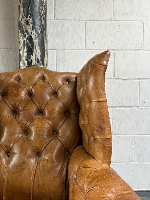 AN EDWARDIAN BUTTON AND STUDDED LEATHER ANTIQUE WING BACK ARM CHAIR C1910 - ADDITIONAL PHOTO 12