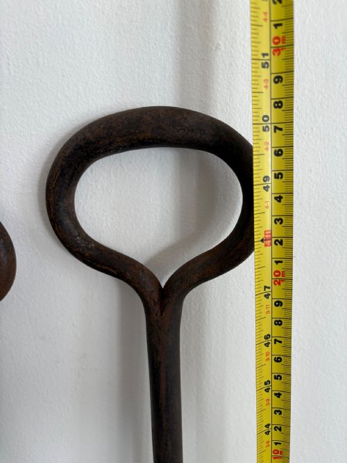 A LARGE ESTATE MADE SET OF 3 WROUGHT IRON FIRE TOOLS 128CM COUNTRY HOUSE ANTIQUE - ADDITIONAL PHOTO 6