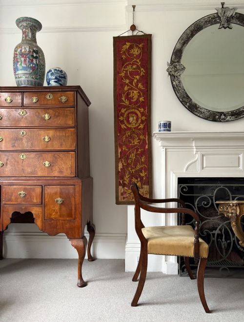 A REGENCY MAHOGANY OPEN ARMCHAIR WITH STUDDED SUEDE SEAT AND SABRE LEGS C1820 - ADDITIONAL PHOTO 5