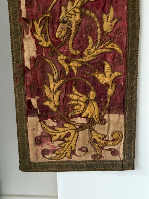 AN 18THC VENETIAN OR OTTOMAN HANGING WALL SILK 162CM WITH DRAGONS AND CENTURION - ADDITIONAL PHOTO 12