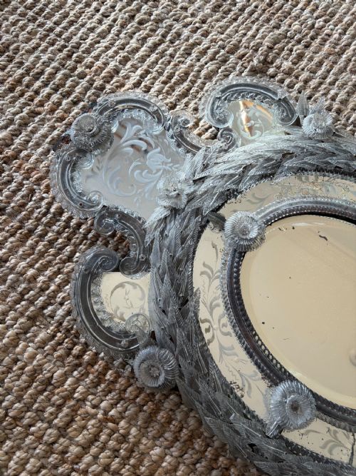 A RARE 19TH CENTURY BAROQUE VENETIAN OVAL MIRROR 74CM WITH FOXING SOME LOSSES - ADDITIONAL PHOTO 2