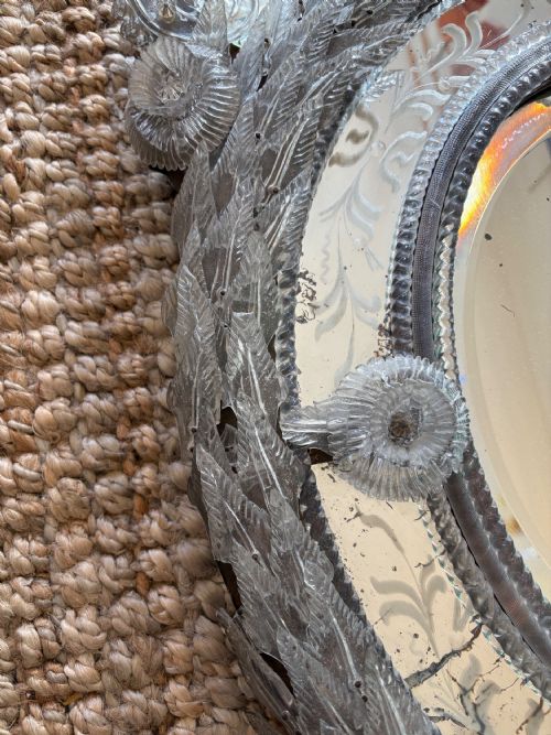 A RARE 19TH CENTURY BAROQUE VENETIAN OVAL MIRROR 74CM WITH FOXING SOME LOSSES - ADDITIONAL PHOTO 4