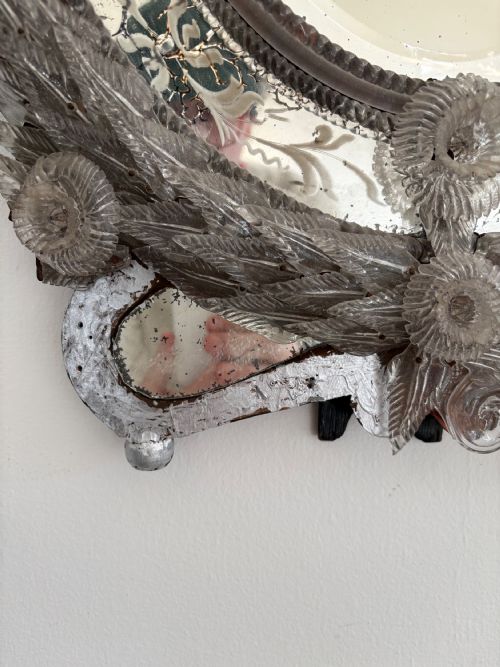 A RARE 19TH CENTURY BAROQUE VENETIAN OVAL MIRROR 74CM WITH FOXING SOME LOSSES - ADDITIONAL PHOTO 8