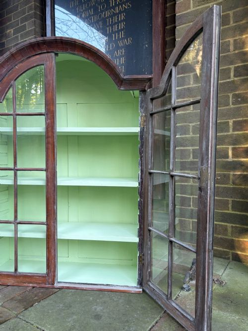 ANTIQUE GEORGE 1 STYLE WALNUT DOME TOP HANGING BOOKCASE C1920 110CM - ADDITIONAL PHOTO 5