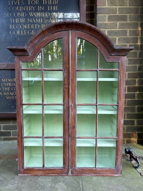 ANTIQUE GEORGE 1 STYLE WALNUT DOME TOP HANGING BOOKCASE C1920 110CM - ADDITIONAL PHOTO 2