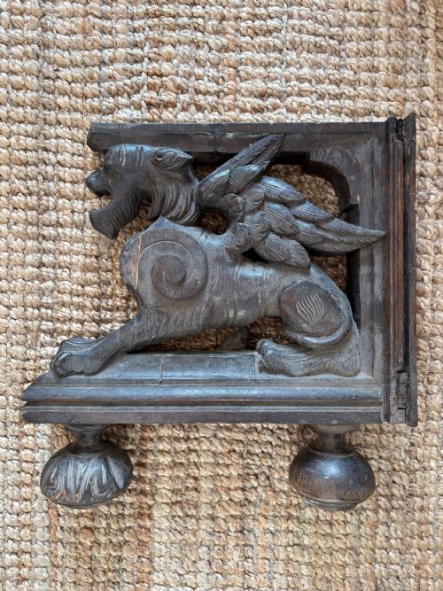 AN EARLY 19TH CENTURY CARVED OAK WINGED GRIFFIN FURNITURE FRAGMENT C1800 46CM - ADDITIONAL PHOTO 4