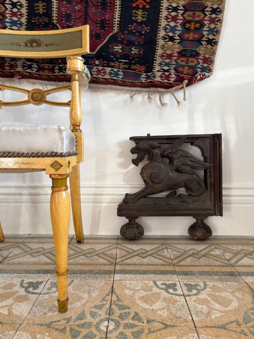 AN EARLY 19TH CENTURY CARVED OAK WINGED GRIFFIN FURNITURE FRAGMENT C1800 46CM - ADDITIONAL PHOTO 6
