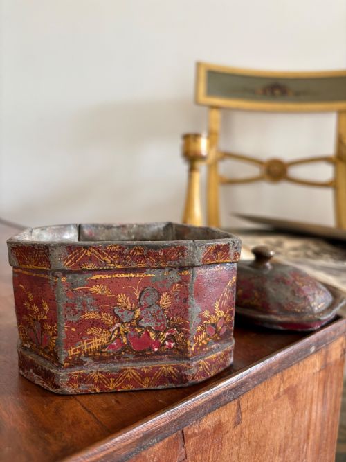 ENGLISH ANTIQUE GEORGE 111 RED CHINOISERIE LEAD TOBACCO CADDY TRINKET BOX WITH LID C1800 12CM - ADDITIONAL PHOTO 6