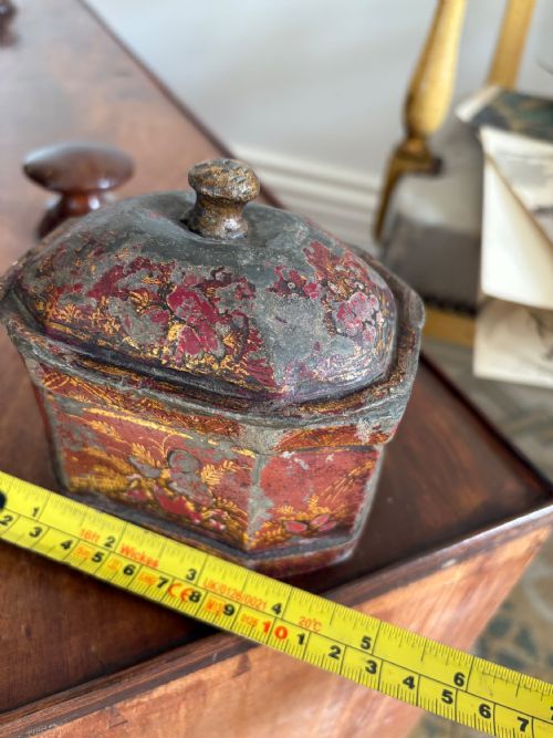 ENGLISH ANTIQUE GEORGE 111 RED CHINOISERIE LEAD TOBACCO CADDY TRINKET BOX WITH LID C1800 12CM - ADDITIONAL PHOTO 10