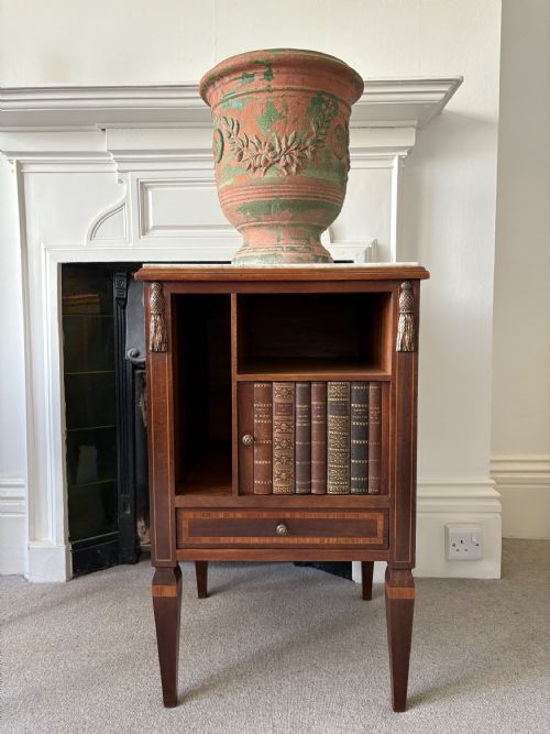 EARLY 20THC FRENCH EMPIRE STYLE MAHOGANY INLAID BEDSIDE CUPBOARD FAUX BOOKENDS - ADDITIONAL PHOTO 1