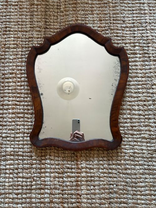 ANTIQUE WALNUT SHIELD WALL MIRROR C1800 ORIGINAL GENTLY FOXED MERCURY PLATE 59CM - ADDITIONAL PHOTO 4