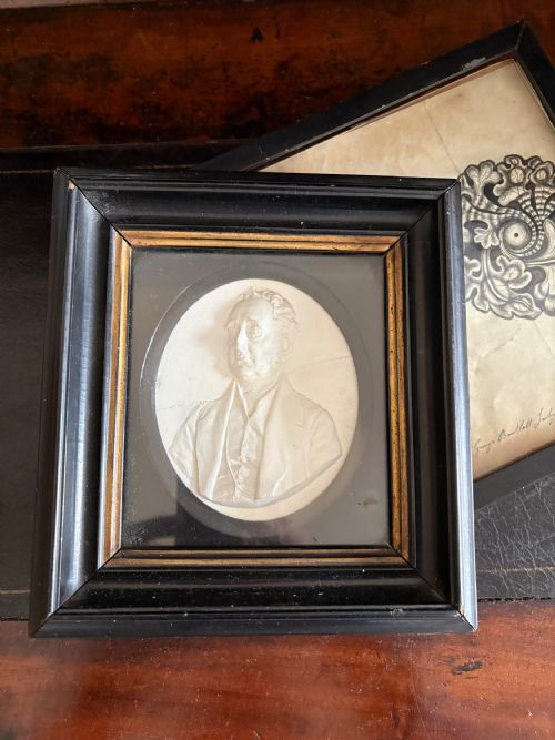 A 19TH CENTURY FRAMED OVAL PLASTER RELIEF PORTRAIT 21CM POSS LORD PALMERSTON - ADDITIONAL PHOTO 4