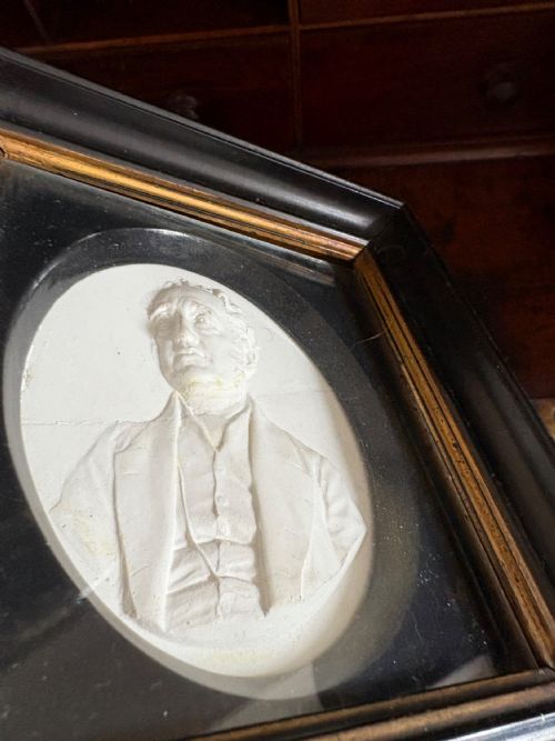 A 19TH CENTURY FRAMED OVAL PLASTER RELIEF PORTRAIT 21CM POSS LORD PALMERSTON - ADDITIONAL PHOTO 7