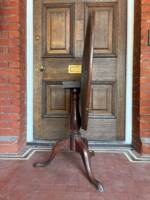 A GEORGIAN SINGLE PLANK CIRCULAR MAHOGANY TILT TOP TABLE C1780 85CM DIAMETER - ADDITIONAL PHOTO 2