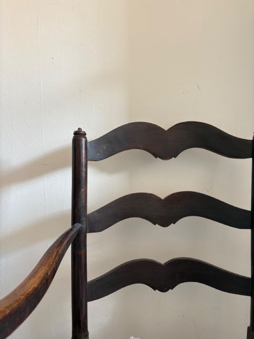 ANTIQUE LADDER BACK WITH ELM RUSH SEAT REGIONAL ARMCHAIR C1820 - ADDITIONAL PHOTO 3